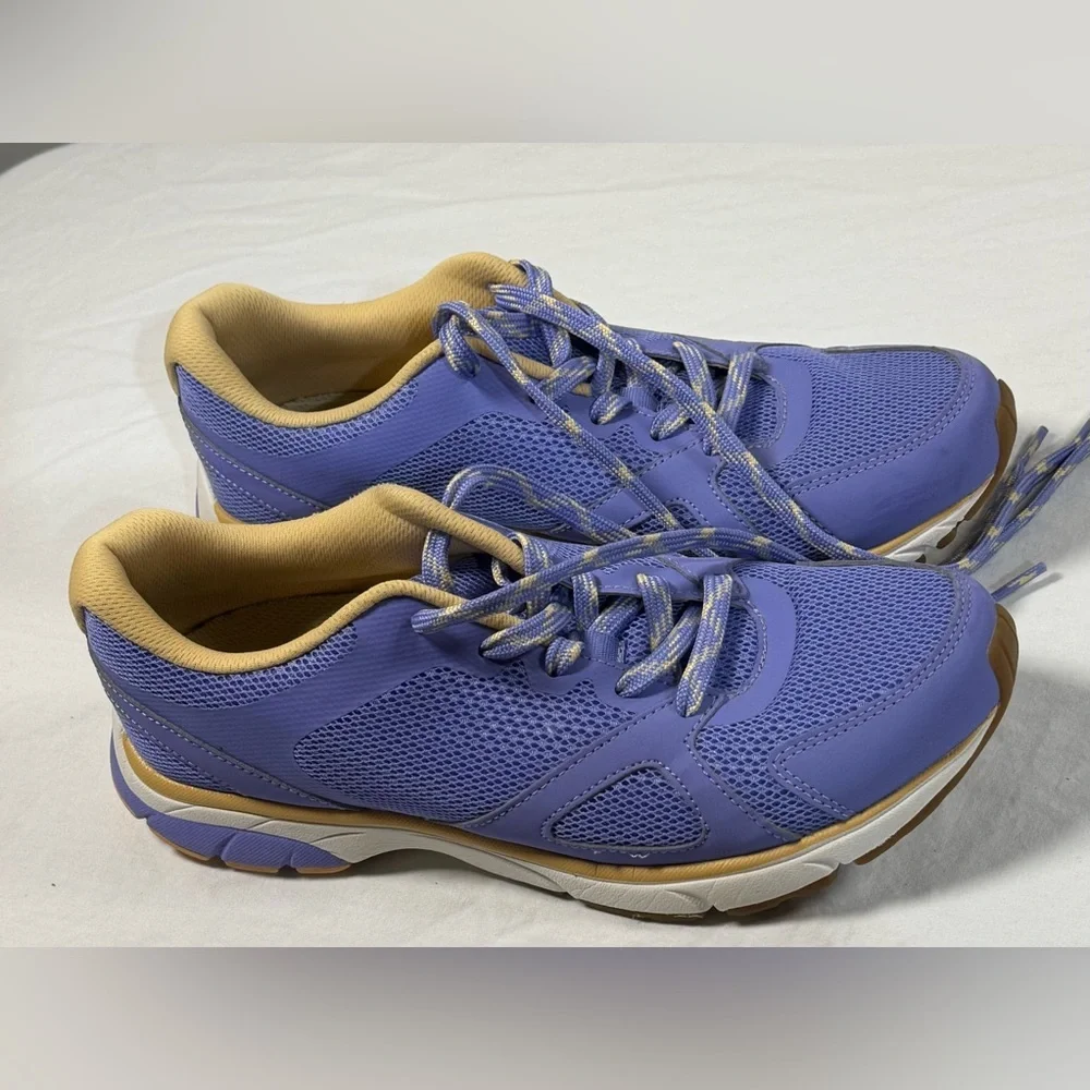 Vionic athletic shoes